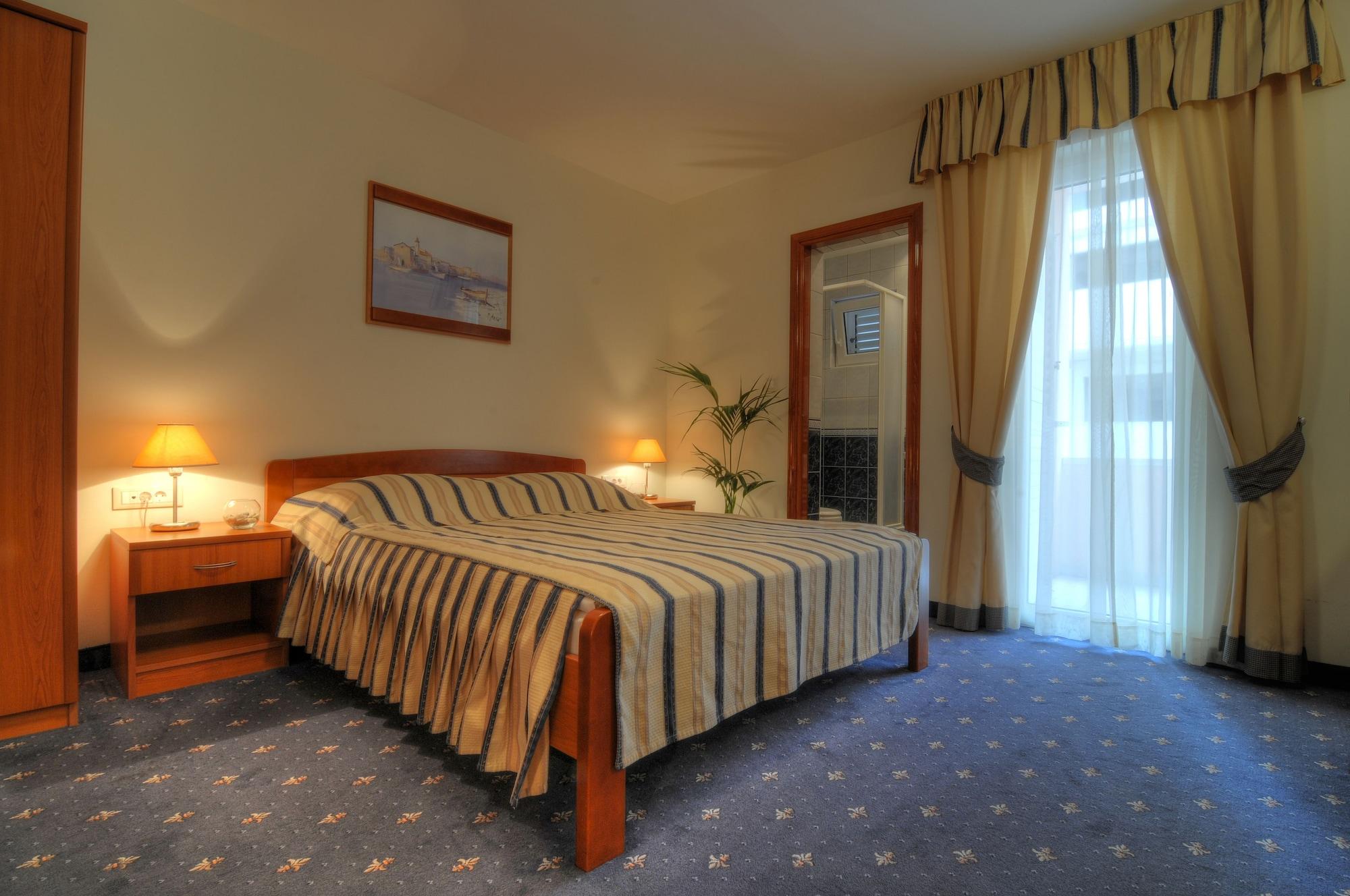 Hotel Rosina Makarska Exterior foto