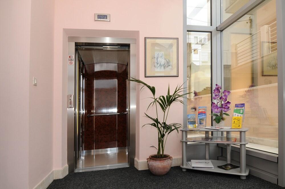 Hotel Rosina Makarska Exterior foto