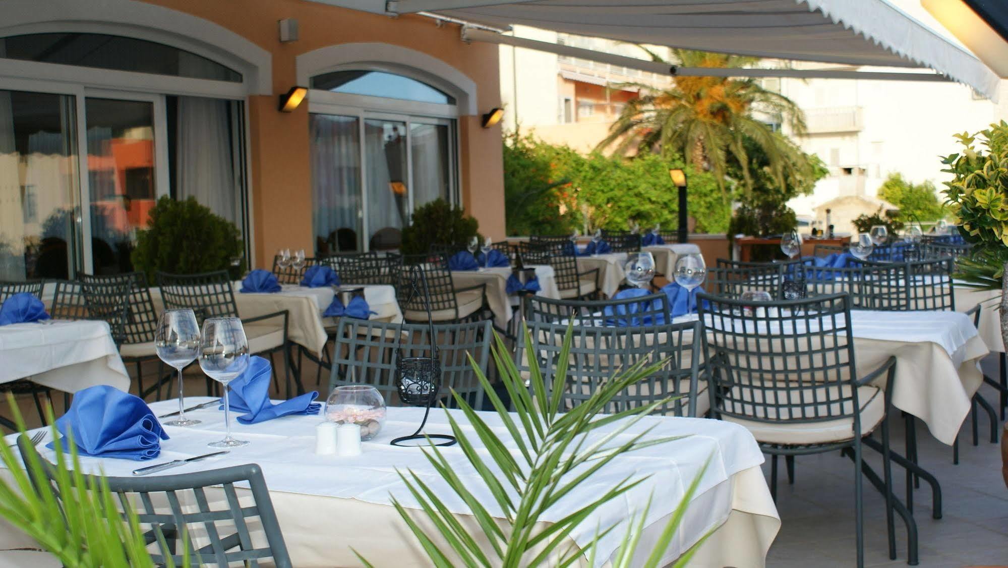 Hotel Rosina Makarska Exterior foto